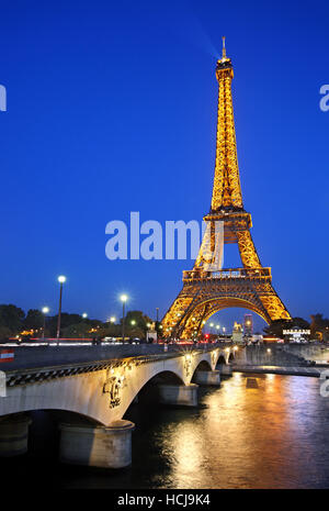 La Tour Eiffel, Pont d'Iéna et Seine, Paris, France Banque D'Images