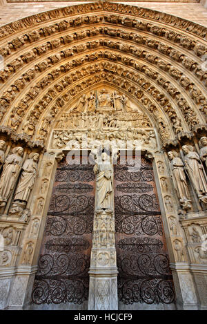 Le portail du Jugement dernier, la cathédrale de Notre-Dame, l'Île de la Cité, Paris, France. Banque D'Images