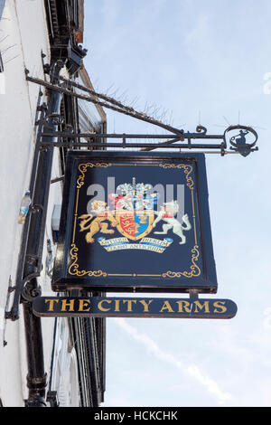 Pubsign dans la ville historique de Chester, England, UK. Banque D'Images