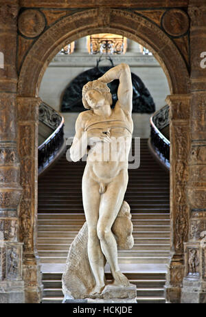 'L'Esclave mourant de Michel Ange, un chef-d'œuvre de la Renaissance italienne, à l'aile Denon, Musée du Louvre, Paris, France. Banque D'Images