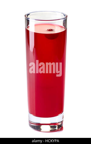 Verre de boisson de fruits de canneberge sur blanc Banque D'Images