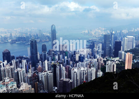 Belle vue de Hong Kong central et le quartier de Wan Chai avec Victoria bay à l'arrière-plan. Banque D'Images