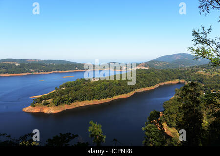 La belle Umiam Lake près de Shillong au Meghalaya. Banque D'Images