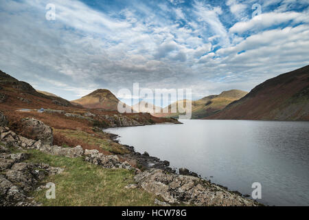 Magnifique coucher de soleil image paysage de montagnes et de l'eau As dans Lkae en automne de District en Angleterre Banque D'Images