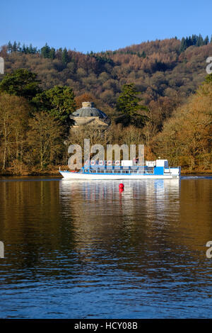 Bateau d'excursion sur le lac Windermere Banque D'Images