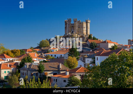 Le Portugal, Penedono ville et château dans la région du Douro Banque D'Images