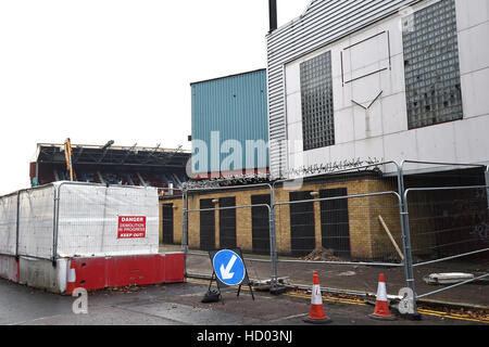 Les travaux de démolition en cours au Boleyn Ground, souvent appelée Upton Park, ancienne maison de West Ham United, dans l'Est de Londres. Banque D'Images