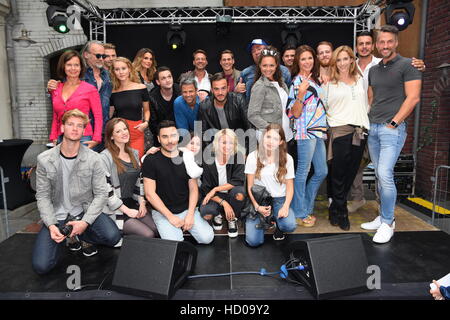 Série TV allemande RTL unter uns' Sommerfest réunion ventilateur / été réception à MMC studios. En vedette : Cast Où : Cologne, Allemagne Quand : 22 août 2016 Banque D'Images