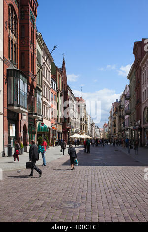 Ville de Torun en Pologne, la rue Szeroka dans la Vieille Ville Banque D'Images