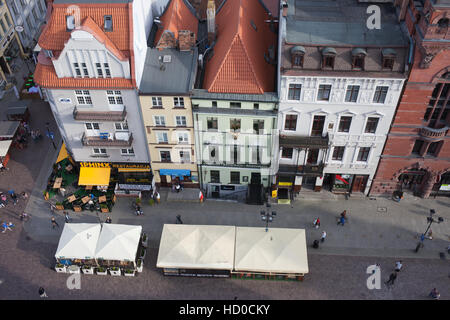 Les maisons historiques et pièce édifices le long de la place du marché de la vieille ville de Torun, en Pologne, en vue de dessus Banque D'Images