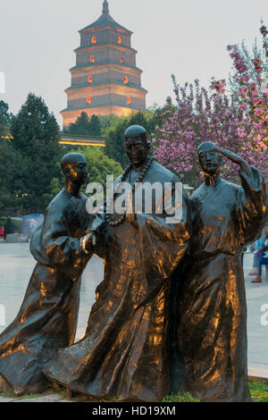 La Grande Pagode de l'Oie Sauvage la nuit, Xian, Shaanxi, Chine Banque D'Images