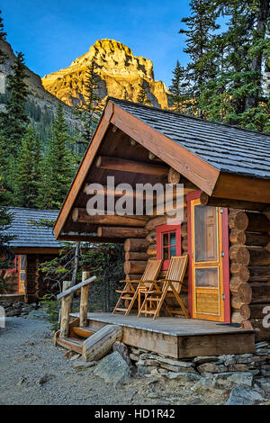 Cabines individuelles sur la rive du lac O'Hara dans le parc national Yoho, en Colombie-Britannique, Canada. Pas de biens Banque D'Images