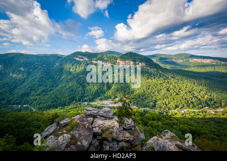 Vue de Pulpit Rock, à Chimney Rock State Park, Caroline du Nord. Banque D'Images