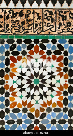 Mosaïques zelliges au Ali ben Youssef, Ben Youssef, Marrakech à Marrakech, Marrakech, Maroc, Afrique Banque D'Images