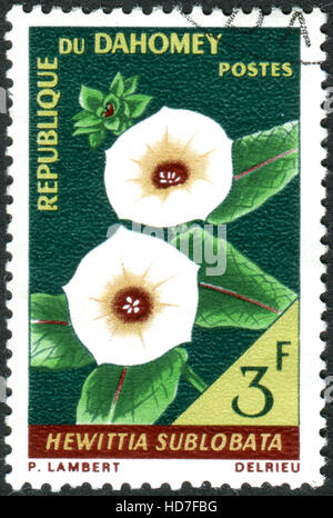 DAHOMEY - circa 1967 : timbre imprimé au Dahomey, montre la fleur Hewittia sublobata, vers 1967 Banque D'Images