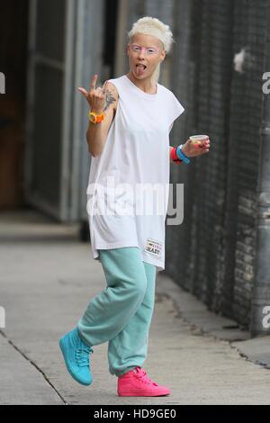 Die Antwood vu arriver à l'ABC studios avant leur exécution directe sur Jimmy Kimmel Live comprend : Yolandi Visser Où : Los Angeles, California, United States Quand : 20 Oct 2016 Banque D'Images