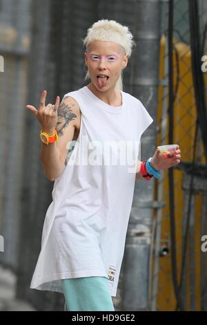 Die Antwood vu arriver à l'ABC studios avant leur exécution directe sur Jimmy Kimmel Live comprend : Yolandi Visser Où : Los Angeles, California, United States Quand : 20 Oct 2016 Banque D'Images