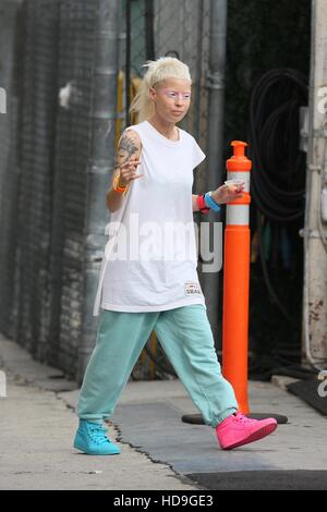 Die Antwood vu arriver à l'ABC studios avant leur exécution directe sur Jimmy Kimmel Live comprend : Yolandi Visser Où : Los Angeles, California, United States Quand : 20 Oct 2016 Banque D'Images