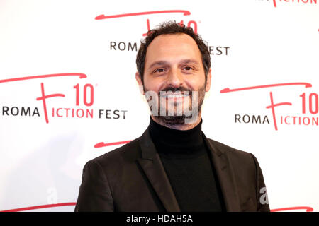 Rome, Italie. 9 Décembre, 2016. Fabio Troiano assiste au tapis rouge pour 'Amore pensaci tu' . © Fulvio Dalfelli/Alamy Live News Banque D'Images