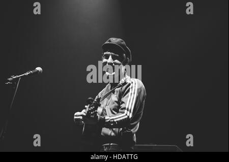 Glasgow, Royaume-Uni. 11Th Feb 2016. L'auteur-compositeur de Glasgow Gerry Cannelle soutenir Ocean Colour Scene à l'Hydro © Tony Clerkson/Alamy Live News Banque D'Images