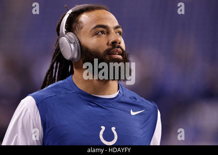 Indianapolis, Indiana, USA. Dec 11, 2016. Décembre 11th, 2016 - Indianapolis, Indiana, États-Unis - Les joueurs réchauffer avant le match de football américain NFL entre les Houston Texans et les Indianapolis Colts au stade Lucas Oil. © Adam Lacy/ZUMA/Alamy Fil Live News Banque D'Images