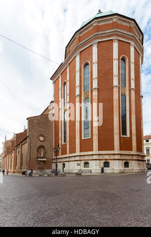 Dans l'Abside de la cathédrale de Vicence conçu par le célèbre architecte Andrea Palladio au 16ème siècle, Veneto, Italie. Banque D'Images