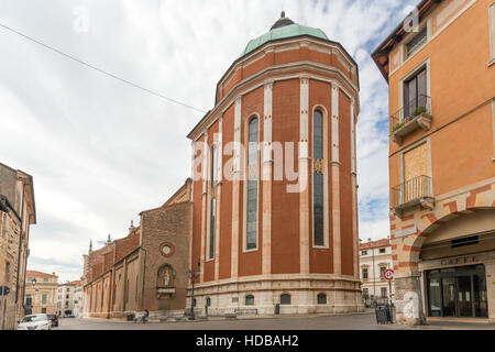 Dans l'Abside de la cathédrale de Vicence conçu par le célèbre architecte Andrea Palladio au 16ème siècle, Veneto, Italie. Banque D'Images