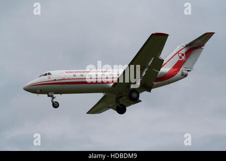 Polish Air Force avion VIP Yak-40 landing Banque D'Images