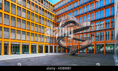 Escalier sans fin, double helix, la sculpture, l'artiste Olafur Eliasson, société d'audit KPMG, Westend, Schwantalerhöhe, Munich Banque D'Images