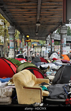 'Réfugiés' camp de Stalingrad, 19ème arrondissement, Paris, France. Banque D'Images