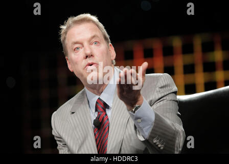 Bill Ford, président de Ford Motor Co., prend la parole lors du 2010 Ernst & Young Forum de croissance stratégique à Palm Desert, Californie, le 10 novembre 2010. Photo par Francis Specker Banque D'Images