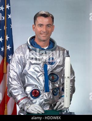 Portrait officiel de la NASA de la mission Gemini-3 L'astronaute John Young en 1964. Banque D'Images