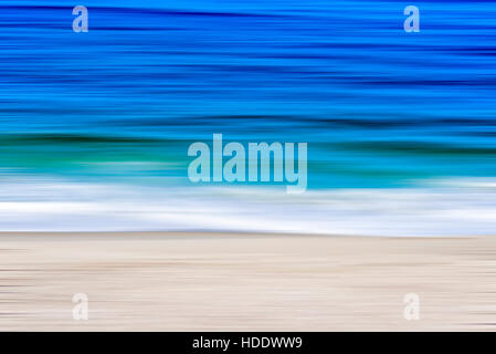 Plage et vue sur l'océan, flou de mouvement, la mer de flou artistique. Banque D'Images