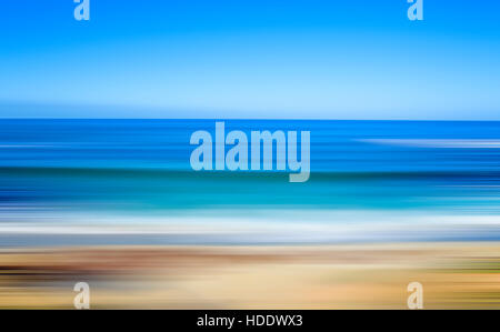 Plage et vue sur l'océan, flou de mouvement, la mer de flou artistique. Banque D'Images