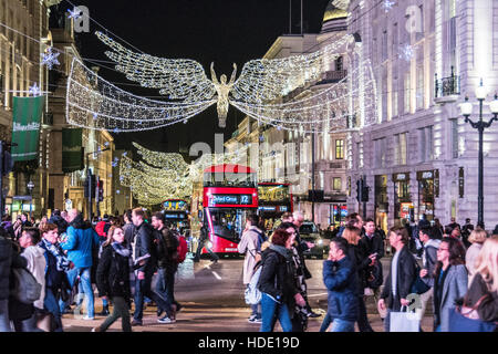 Lumières de Noël dans le West End de Londres, UK Banque D'Images