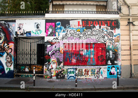 PARIS, FRANCE - 30 septembre 2016 : l'ancienne maison de musicien Serge Gainsbourg au 5bis rue de Verneuil à Paris, France Banque D'Images