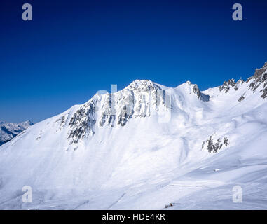 Panorama de montagnes au-dessus de Lech et St Anton Arlberg Autriche Banque D'Images