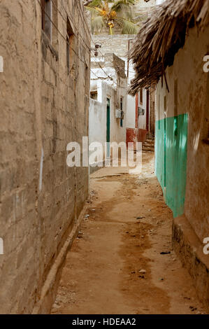 Route étroite dans la vieille ville de Lamu Banque D'Images