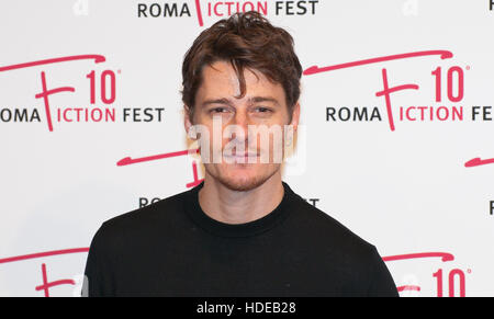 Roma, Italie. 11Th Feb 2016. Antonio Folletto pendant le tapis rouge lors de la quatrième journée de la 'Roma Fiction Fest 2016" © Andrea Bracaglia/Pacific Press/Alamy Live News Banque D'Images