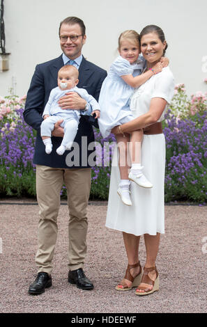La princesse Victoria et le Prince Daniel de Suède, avec leurs enfants, sur la Princesse Victoria's 39e anniversaire Banque D'Images