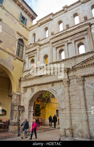 Porta dei Borsari, Vérone, Vénétie, Italie Banque D'Images