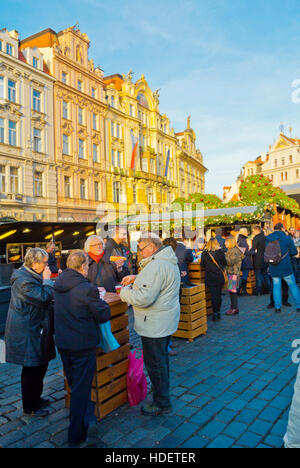 Marché de Noël, Staromestske namesti, la place de la vieille ville, Prague, République Tchèque Banque D'Images