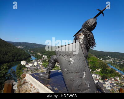 Dardennor, sculpture dans le haut des collines de Bogny-sur-Meuse, France. Rocher de l'Hermitage. Banque D'Images