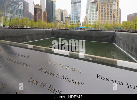 NEW YORK - Mai 2, 2016 : site commémoratif du 11 septembre au World Trade Center Banque D'Images