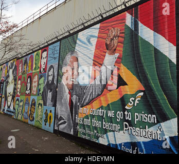 Nelson Mandela - la paix Wall,Cupar Way,l'Ouest de Belfast, Irlande du Nord, Royaume-Uni Banque D'Images
