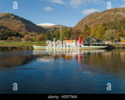 "Dame du Lac", Ullswater 'Steamer' ferry amarré au quai de Glenridding sur l'Ullswater, Lake District, Cumbria, England, UK. Banque D'Images
