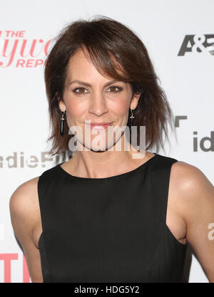 Hollywood, CA. 09Th Dec 2016. Annabeth Gish, 32e congrès annuel à l'IDA Awards au documentaire les Studios Paramount, Californie le 09 décembre 2016. © Faye Sadou/media/Alamy Punch Live News Banque D'Images