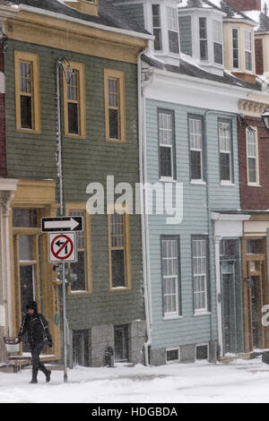 Halifax, Canada. Dec 12, 2016. Des vents violents et de fortes chutes de neige a frappé le centre-ville d'Halifax, N.-É., le 12 décembre 2016. Credit : Lee Brown/Alamy Live News Banque D'Images