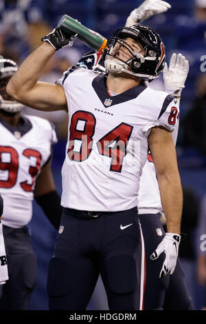 Indianapolis, Indiana, USA. Dec 11, 2016. Décembre 11th, 2016 - Indianapolis, Indiana, États-Unis - Houston Texans tight end Ryan Griffin (84) avant la NFL football match entre les Houston Texans et les Indianapolis Colts au stade Lucas Oil. © Adam Lacy/ZUMA/Alamy Fil Live News Banque D'Images