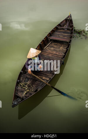 Bateaux typiques à Hoi An, site de l'Unesco au Vietnam Banque D'Images